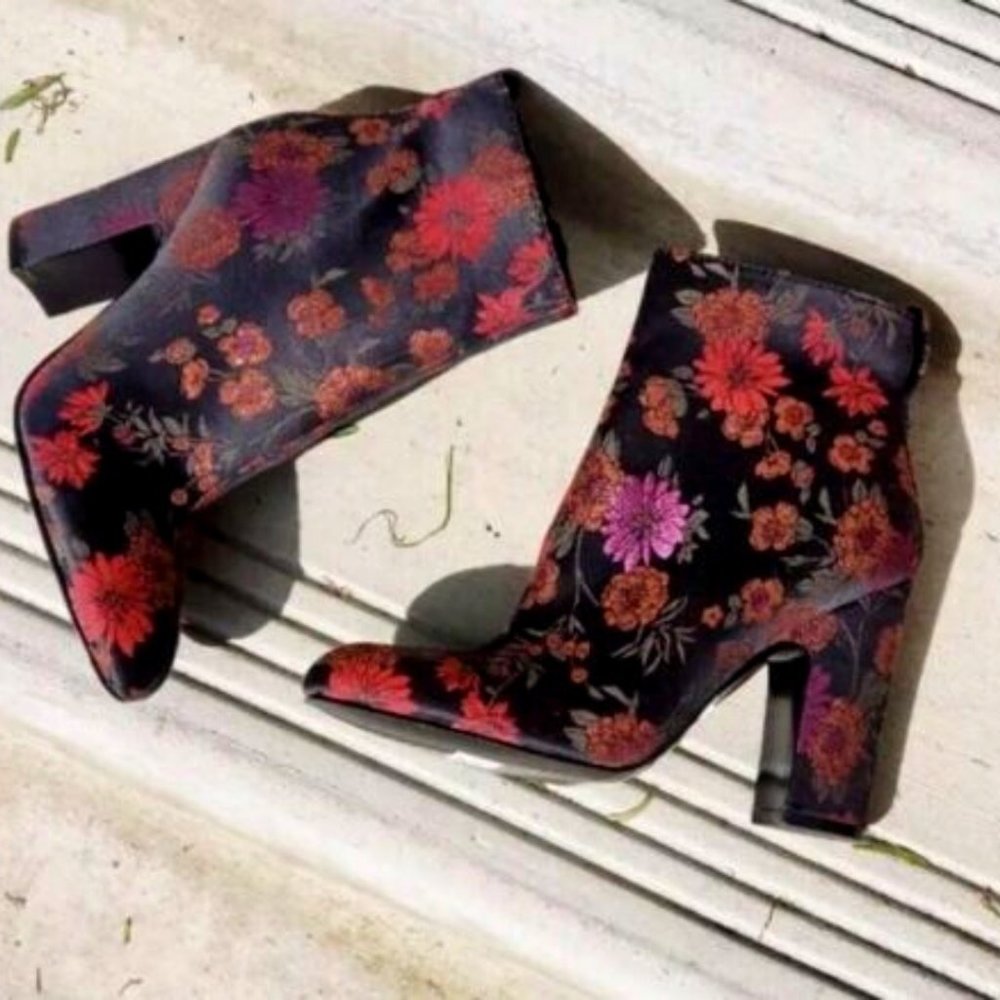 Guess Nasia3 FLORAL ANKLE BOOTS
